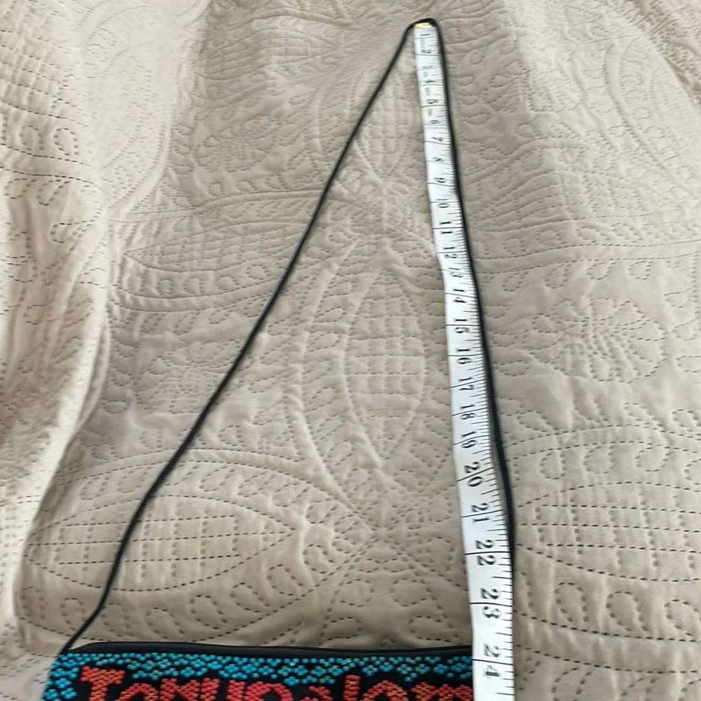 NWOT!! Jerusalem Crossbody Purse - Picture 6 of 7